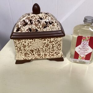 Green leaf Aroma Decor Fragrance Diffuser and Aroma Decor Diffuser Oil